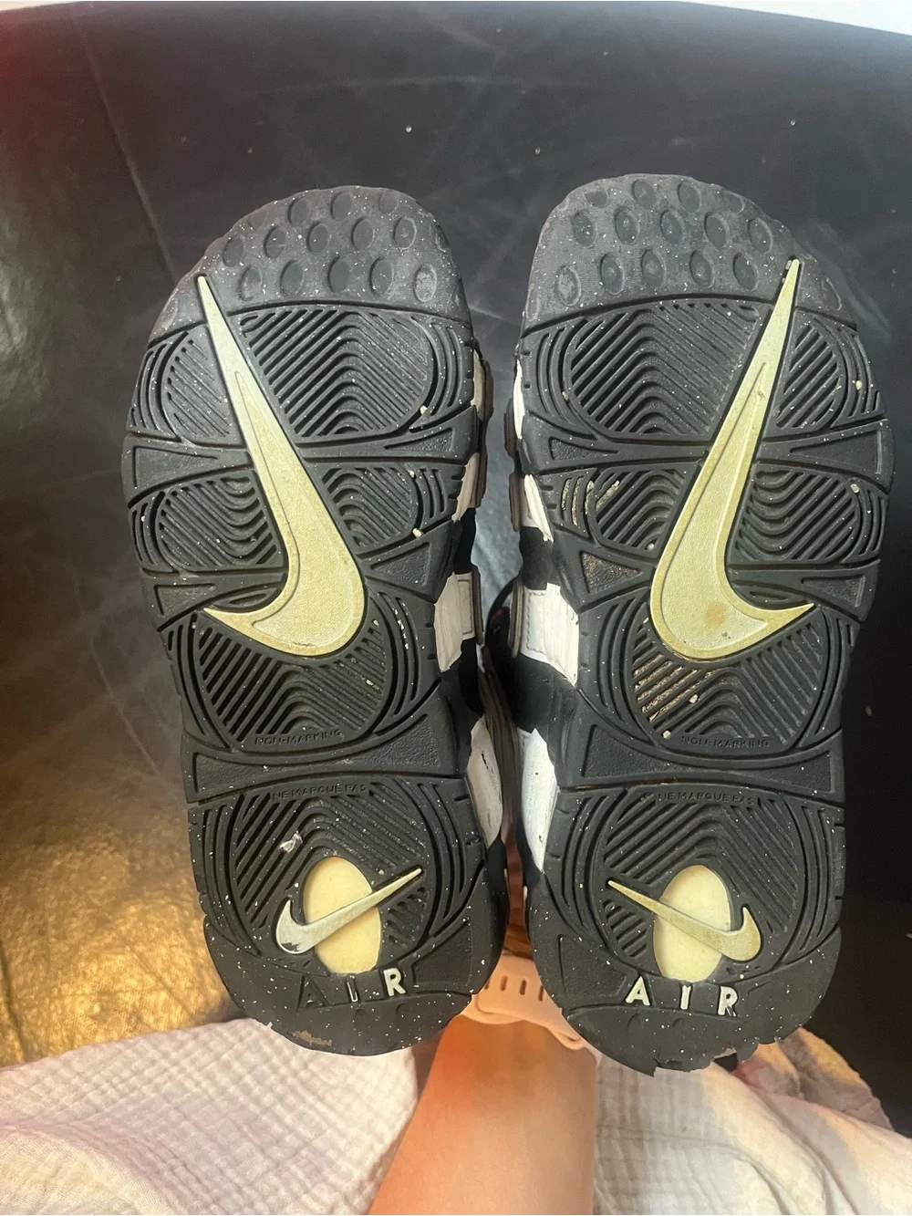 Boys Size 5Y Nike Air More Uptempo basketball sneakers